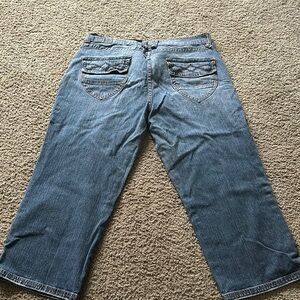 Women’s Capri Jeans